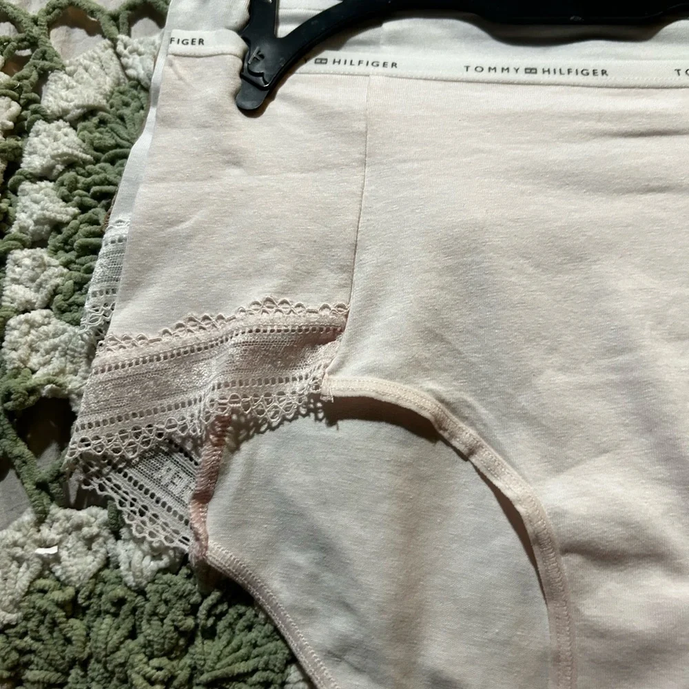 Tommy Hilfiger 3pk neutral brief Panties with Lace Trim - Picture 2 of 8